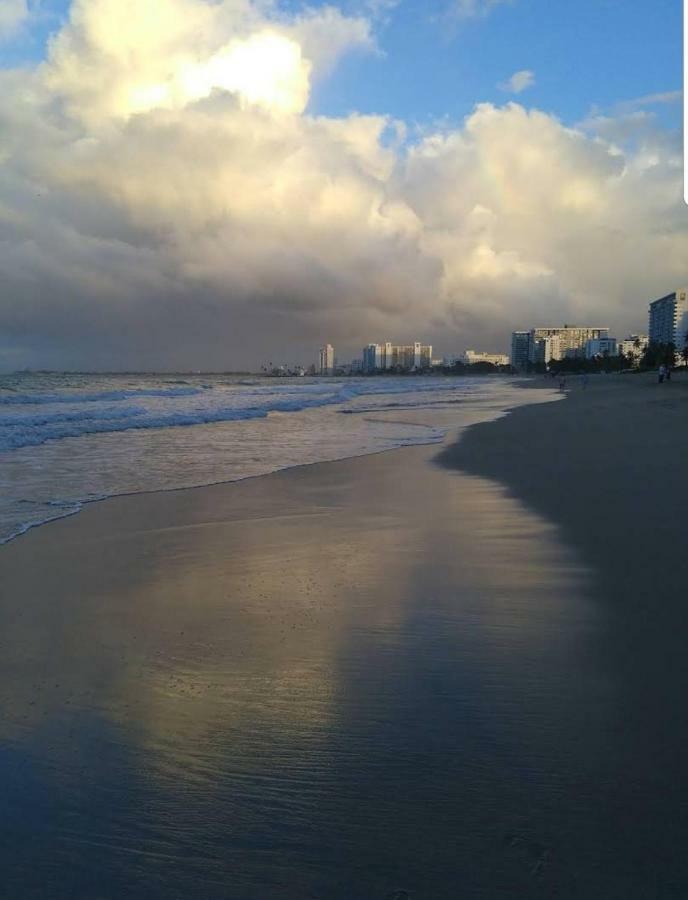 Beach Front Apt 4 At Isla Verde Tower San Juan Exterior photo